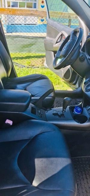 Toyota RAV4 4x4 2.2 Diesel Automată 2010   Înmatriculată RO - imagine 4