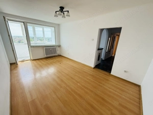 Calea Șagului | 3 camere | Decomandat | Bloc izolat | View superb - imagine 2