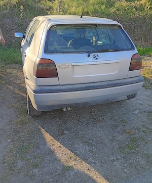 Vând Volkswagen golf GT an 1996 euro 2 benzină,în condiții bune,preț avantajos - imagine 2