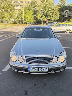 Vând Mercedes Benz clasa E - imagine 5