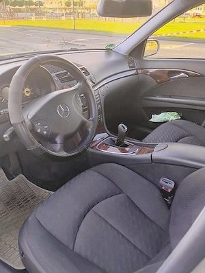 Vând Mercedes Benz clasa E - imagine 3