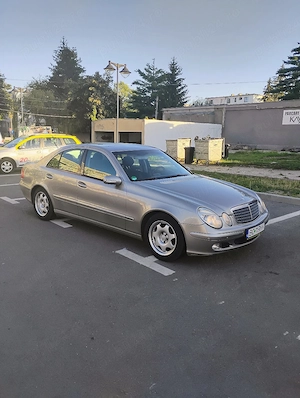 Vând Mercedes Benz clasa E - imagine 2