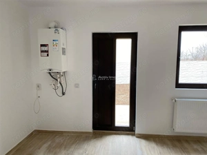 Case pe parter cu 3 camere-Teren 550 mp-Asfalt-Mutare imediata - imagine 2
