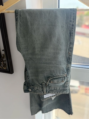 Blugi zara - albastri - talie medie - marimea 36