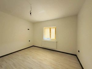 Duplex despartit prin camera tehnica, 3 camere - Beregsau Mare - imagine 14