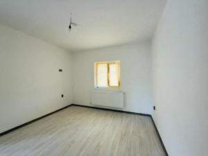 Duplex despartit prin camera tehnica, 3 camere - Beregsau Mare - imagine 12