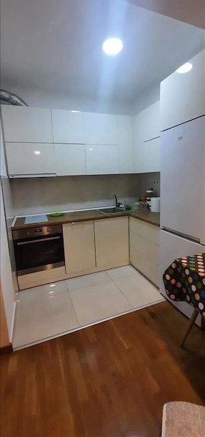 nchiriere garsoniera in zona 1 Decembrie aproape de metrou. 