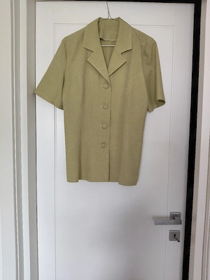 taior cu mânecă scurtă potrivit pentru primăvară și vară 