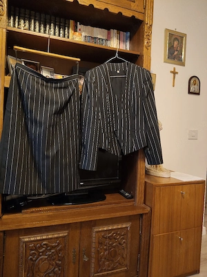Costum fustă și taior