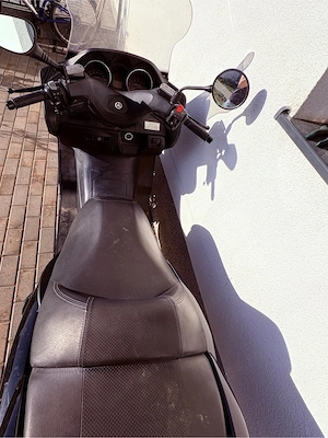 Yamaha Majesty 400   Maxi-Scooter confortabil, ideal oraș + drum lung - imagine 4