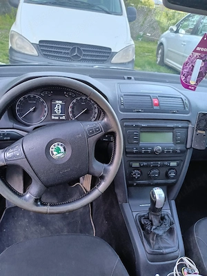 Skoda Octavia 2  - imagine 2