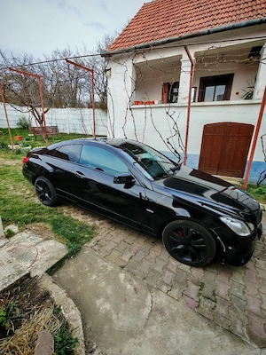 Mercedes E CLASS Coupe 2010 E220  - imagine 4