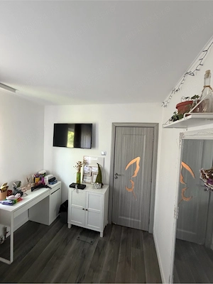 Proprietar Vand apartament 3 camere - imagine 8