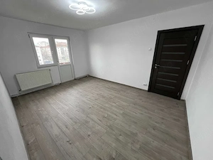 Vand apartament 2 camere,zona Mihai Viteazu - imagine 3