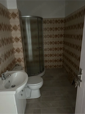 Inchiriez garsoniera