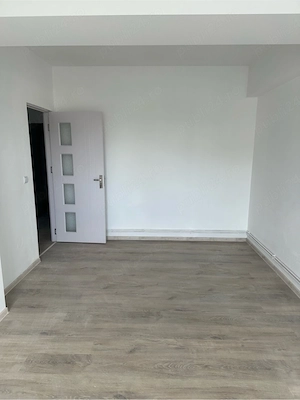 Inchiriez garsoniera