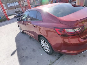 Se vinde Renault megane 4 sedan  - imagine 4