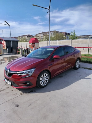 Se vinde Renault megane 4 sedan  - imagine 3
