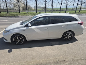 Toyota Auris Hybrid 2017 Automat | GPL | B - imagine 2