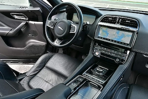 Jaguar F-Pace  - imagine 4