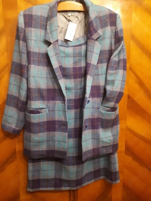 Costum de damă din stofă in carouri  
