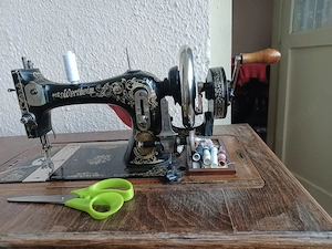 Mașină de cusut antică Wertheim