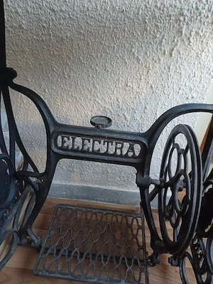 Mașină de cusut antică Wertheim - imagine 2