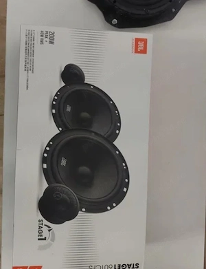 Vand boxe auto J B L 