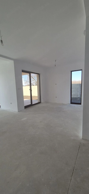 Proprietar vand casa cu garaj in Dumbravita - imagine 6