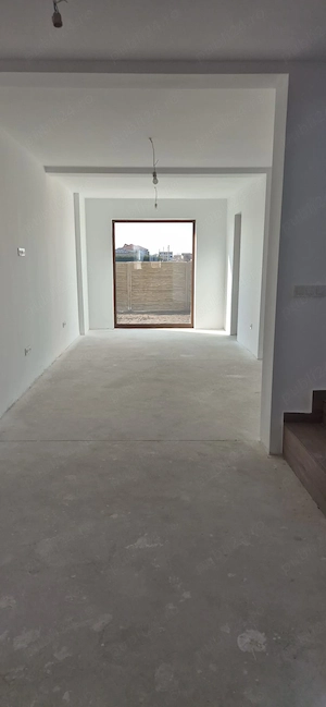 Proprietar vand casa cu garaj in Dumbravita - imagine 5