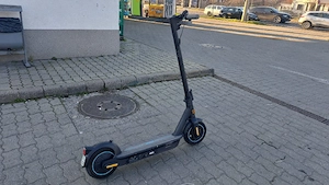 Trotineta Ninebot G30D limitată la 30 km h, frână 