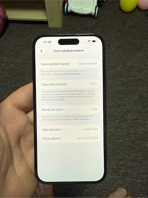 Vând iPhone 15