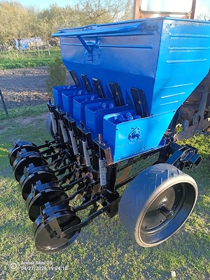 De vanzare masina de semanat arpagic usturoi - imagine 2