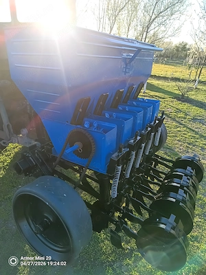 De vanzare masina de semanat arpagic usturoi