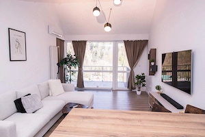 Apartament cu scara interioara + loc de parcare inclus de vanzare in Sinaia  - imagine 2