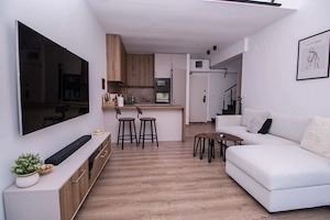 Apartament cu scara interioara + loc de parcare inclus de vanzare in Sinaia  - imagine 3