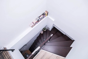 Apartament cu scara interioara + loc de parcare inclus de vanzare in Sinaia  - imagine 9