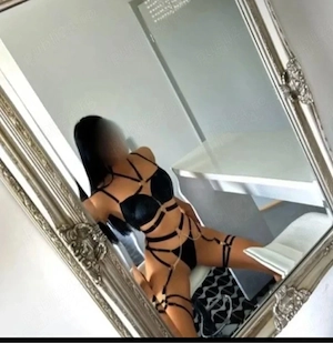 HOT NEW !! La tine sau la hotel !! Party    - imagine 1