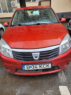 vând dacia sandero
