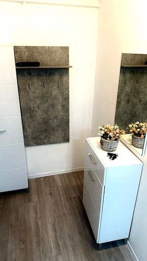 Apartament cu 2 camere bloc cu lift la doar cateva minute de hotel IQ Giroc Braytim - imagine 5