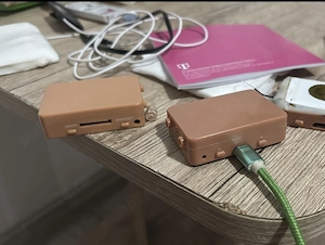 Camera copiat cu casca digitala sau japoneza