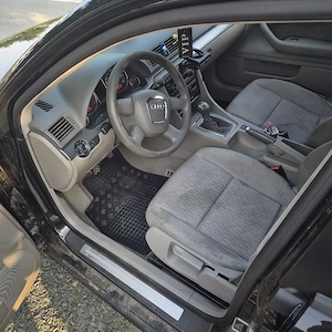 vând audi a4 