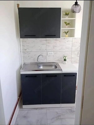 Garsonieră recent renovata, cu încalzire pe gaz, etaj 2, de închiriat în Chișineu-Criș - imagine 2