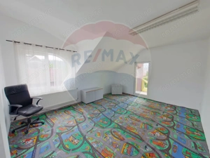 Casă / Vilă cu 6 camere de vânzare - imagine 15