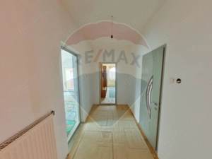 Casă / Vilă cu 6 camere de vânzare - imagine 12