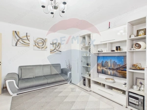 Apartament 4 camere de vanzare – complet renovat, mobilat și utilat