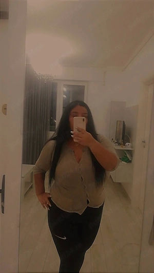 Buna,sunt Larisa am 30 ani 