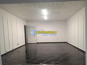 Spatiu comercial/birouri 30 mp. cu Vitrina Bulevard Alba Iulia zona Stadion