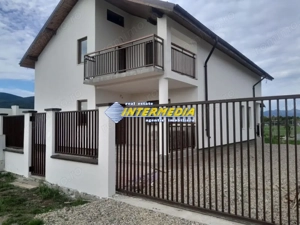 Casă nouă de vînzare P+1 cu 500 mp. Teren Finisata la cheie