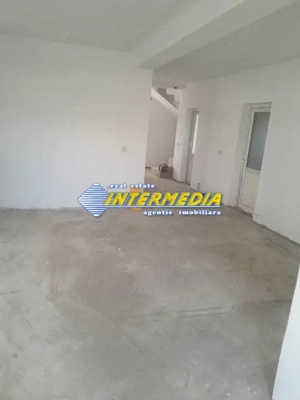 Casă nouă de vînzare P+1 cu 500 mp. Teren Finisata la cheie - imagine 3